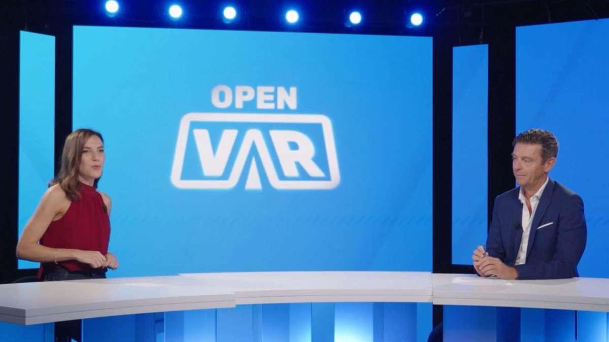 Open VAR, Mazzoleni al VAR: "Prima c'è la mano", Rocchi: "Non punibile"