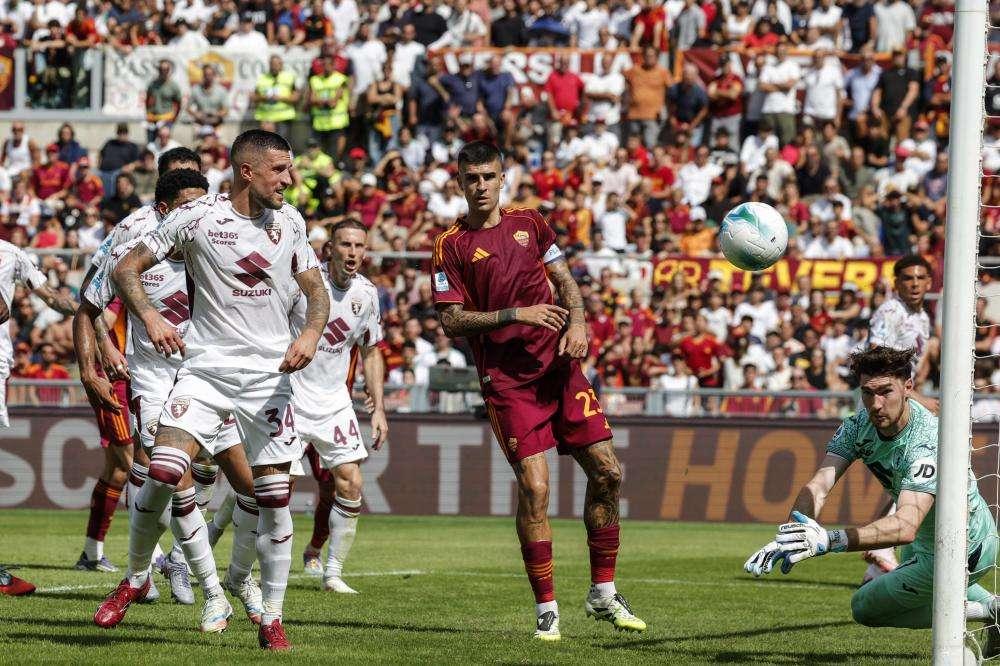Torino, dopo il Napoli si ferma Nkounkou: già scelto il sostituto