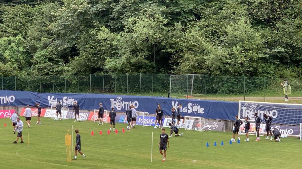 Dimaro, day 10: seduta mattutina tattica. Tornano in tre. Out Anguissa, si fa male Simeone!