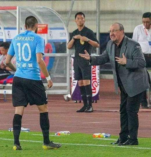 Benitez inizia bene l'esperienza col Dalian di Hamsik: tris e sorpasso sull'Henan Jianye