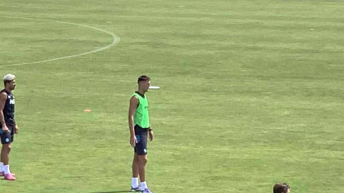 Lucca subito in campo per l'allenamento: Conte ha la nuova punta