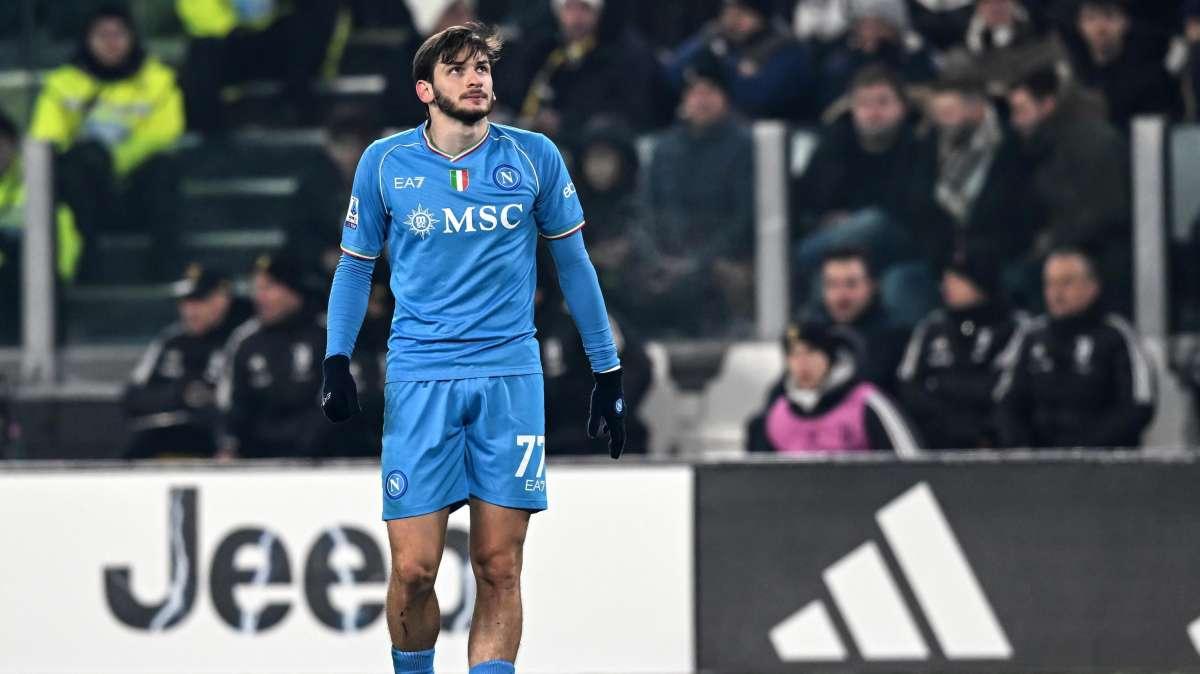 UFFICIALE - Kvara rientrato dalla Georgia, svolgerà individuale nel pomeriggio: la nota del club