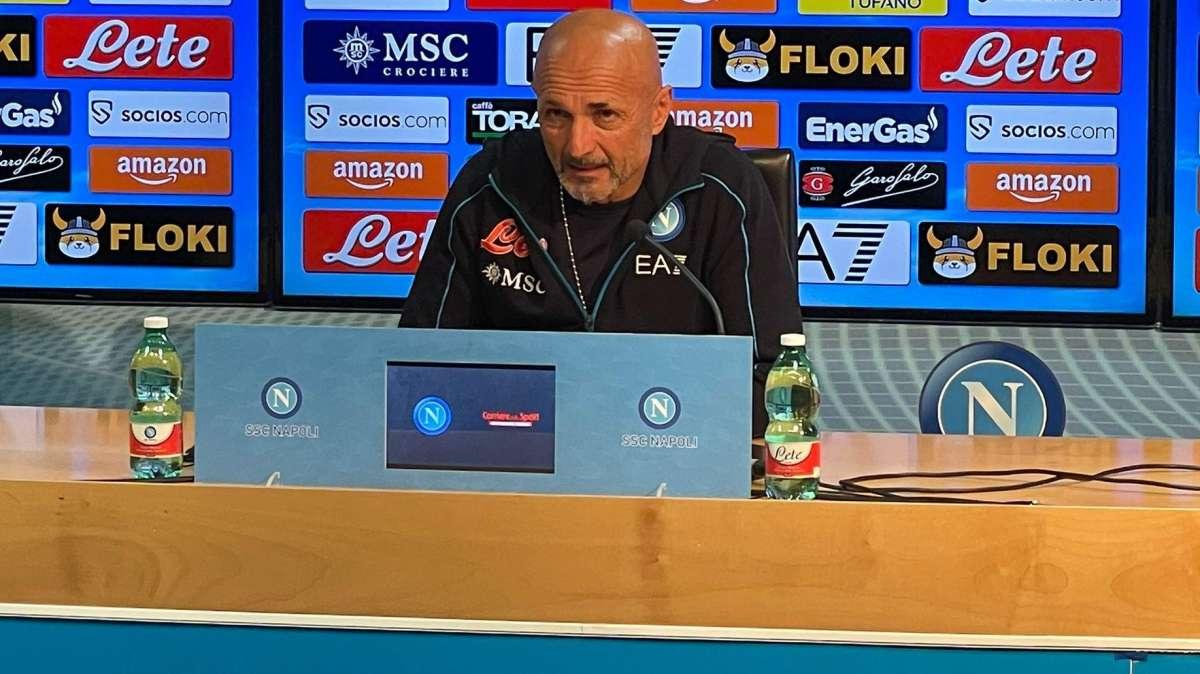 RILEGGI LIVE - Spalletti: "Felice per gioia in città, ma ora aspettative alte! Classifica corta, piedi per terra! Bologna? Forte davanti. Sui centrali di difesa, Demme e Osimhen..."