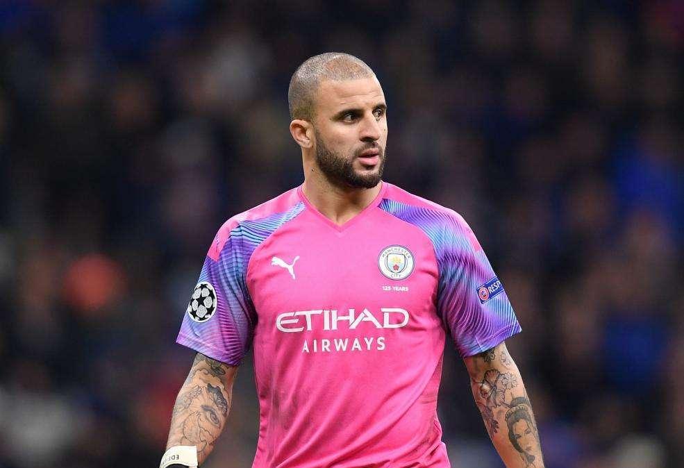 Altra violazione del lockdown per Walker: fermato con Rooney e i figli in un campo da golf