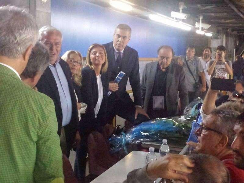 FOTO - La tribuna stampa del San Paolo ricorda Vittorio Raio e Paolo Prestisimone