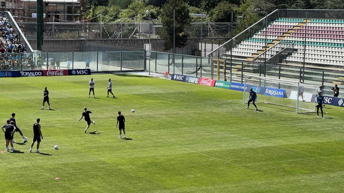 Sessione di tiri a Castel di Sangro: De Bruyne ruba la scena con un palo tremendo
