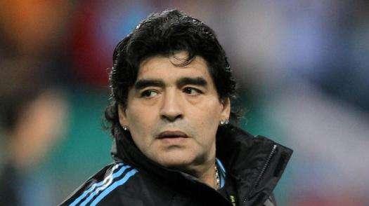 Maradona: "Sono arrabbiato! Sarri non è da Napoli, ADL ha sbagliato tutto. Non allenerò il Napoli, su Blatter e Platini..."