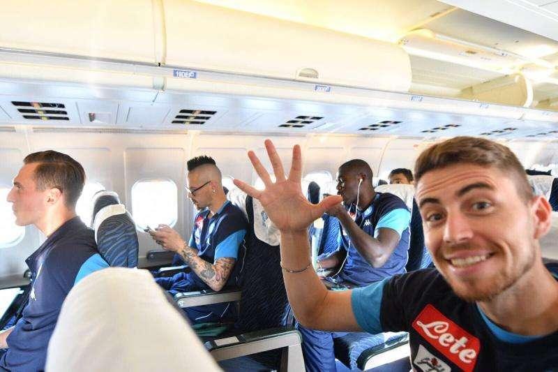 FOTO - Napoli in partenza per Ferrara: "Pronti per il decollo!"