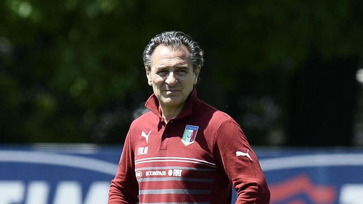 Il doppio playmaker non convince, si parte per il Brasile con tanti dubbi