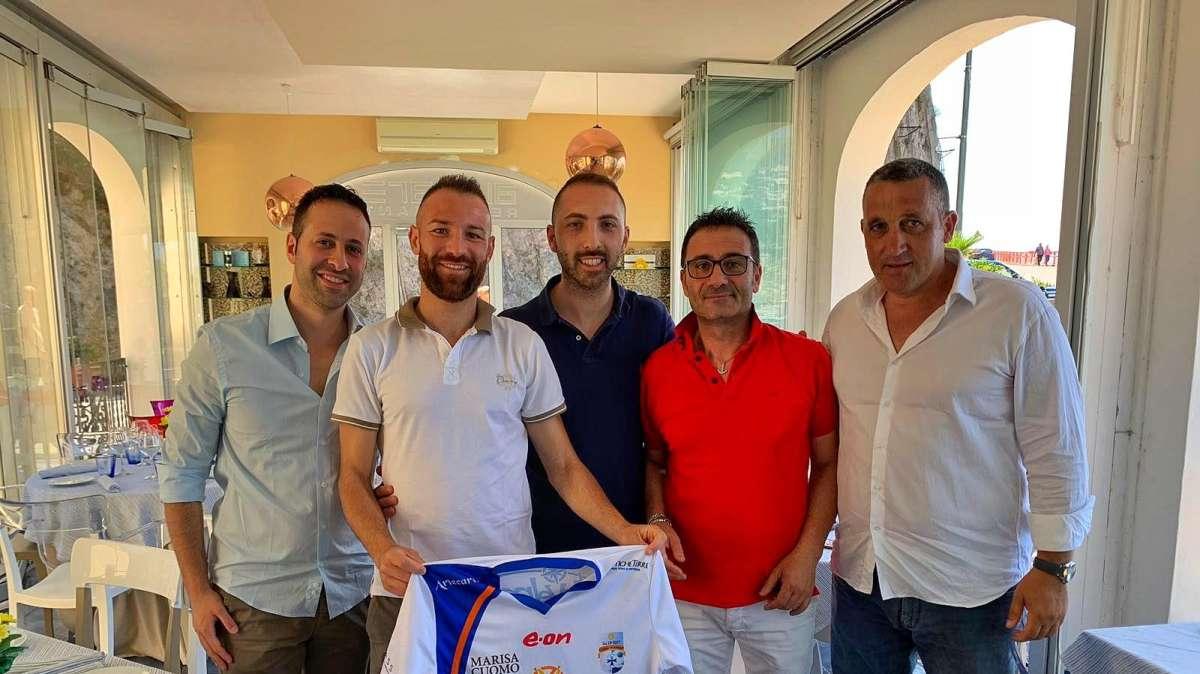 EX ROSSONERI: un difensore sposa un progetto ambizioso