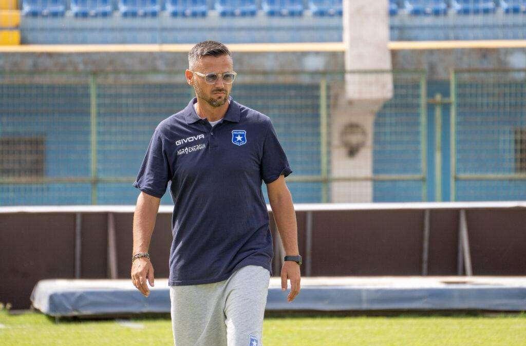 Raffaele Esposito,all.Paganese