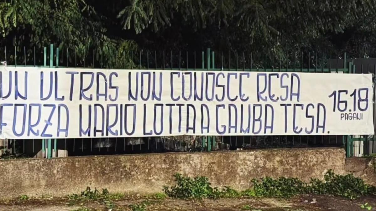 Striscione tifosi Paganese 