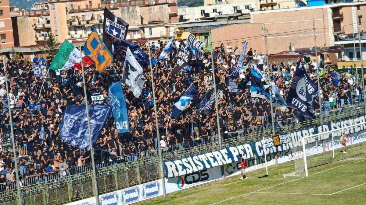 Contestazioni tifosi Paganese