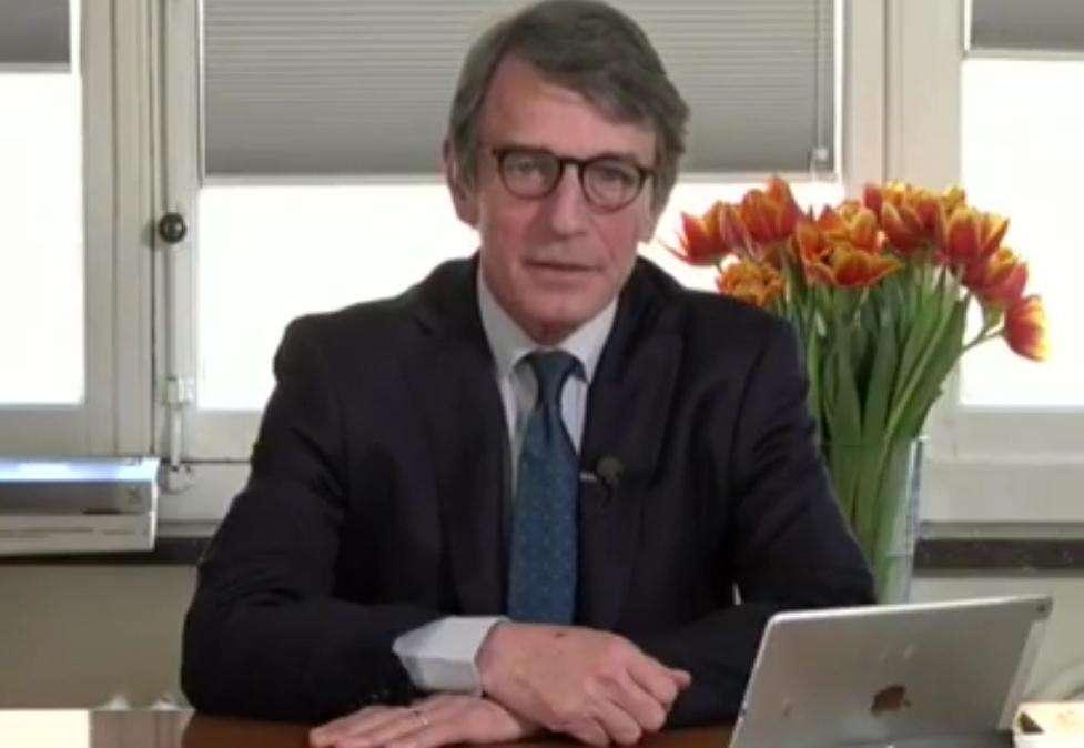 Morte Sassoli, venerdì bandiere a mezz'asta negli edifici comunali