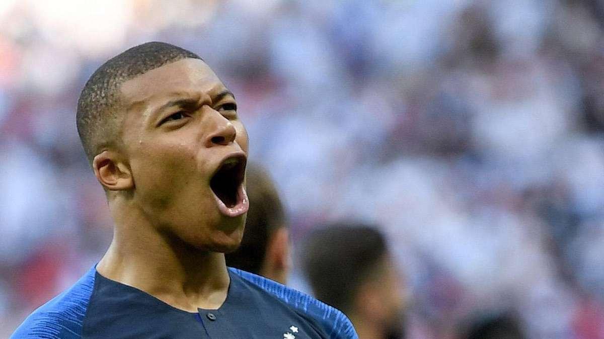 Paris Saint Germain, infortunio per Mbappé: salta l'Atalanta 