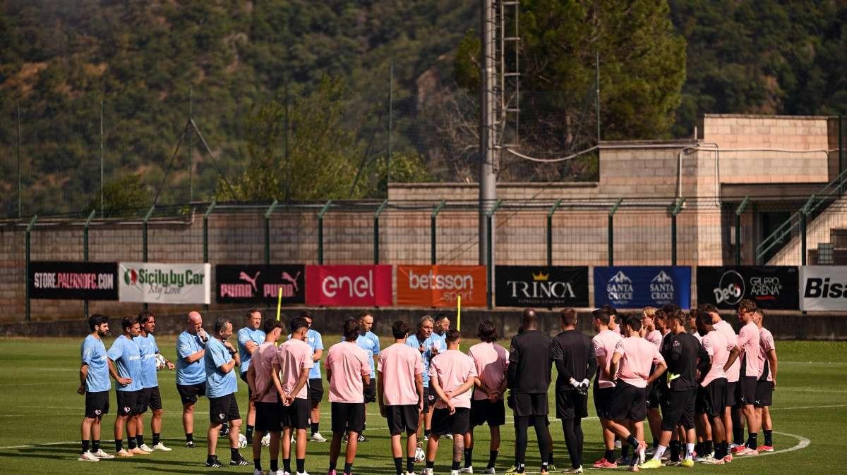 Palermo, la nostra redazione presente a Chatillon: assenti due giocatori