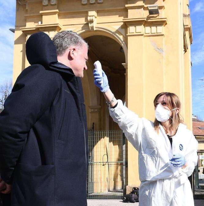 Emergenza Coronavirus, la Lamborghini regala mascherine e visiere protettive 