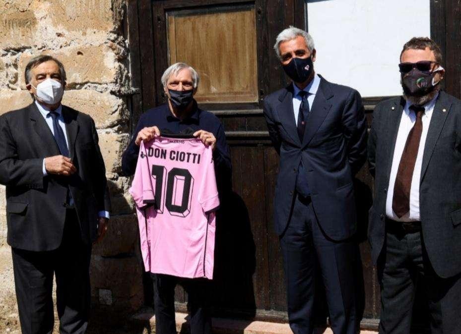 Palermo, firmato l'accordo per il nuovo centro sportivo
