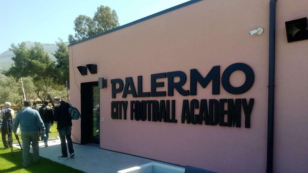 Palermo, per Giovane conferenza posticipata di 15 minuti