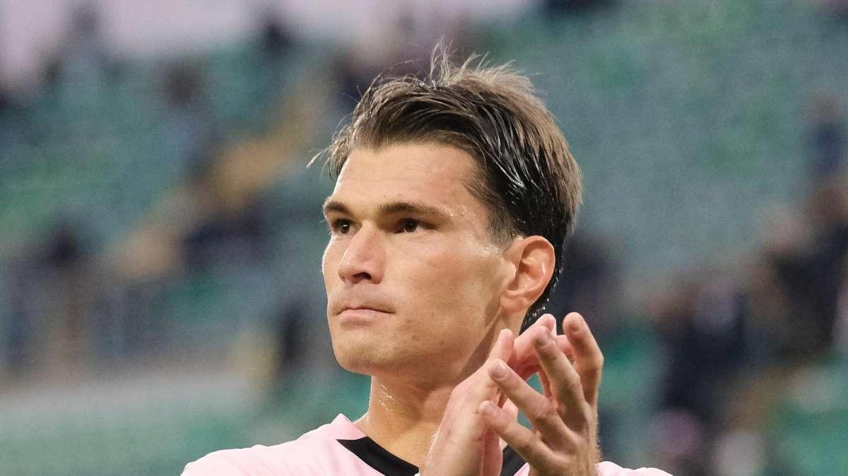 Palermo, premiato Segre per le 100 presenze in rosanero 