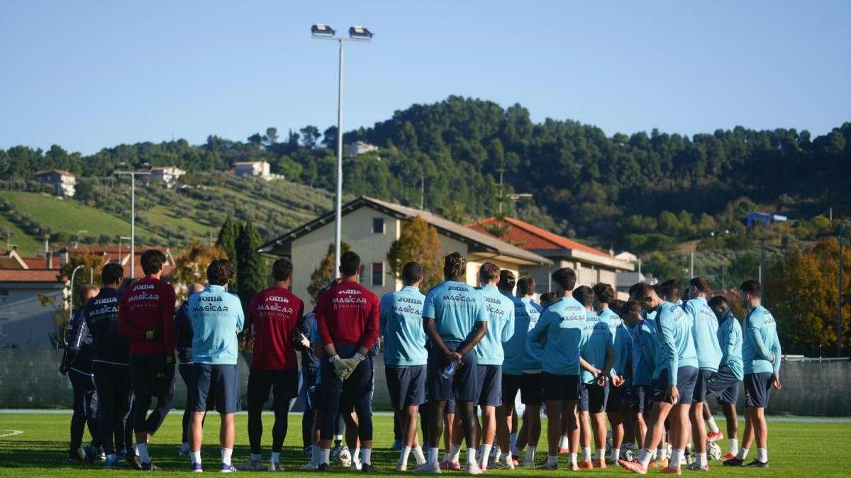 Pescara, Gorgone studia la rivoluzione: difesa a 3 o a 4? Ecco la scelta che può cambiare la stagione