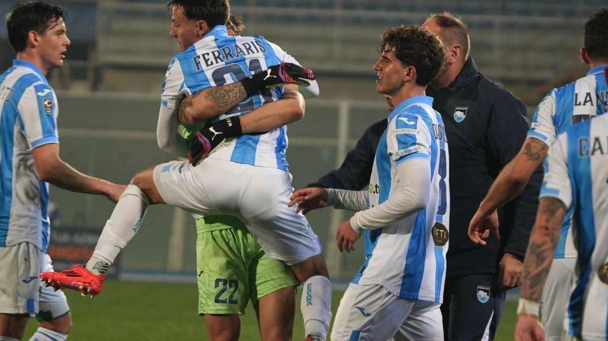Pescara, cuore e grinta da grande squadra: in dieci strappa un pari che vale oro