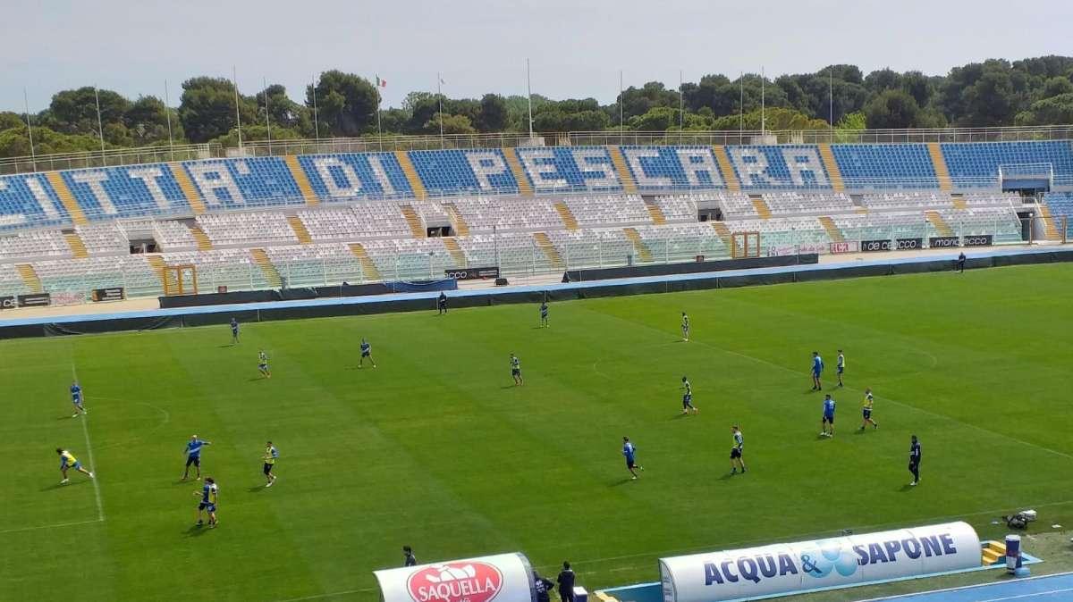 Il Pescara si allena allo stadio: tutte le foto 