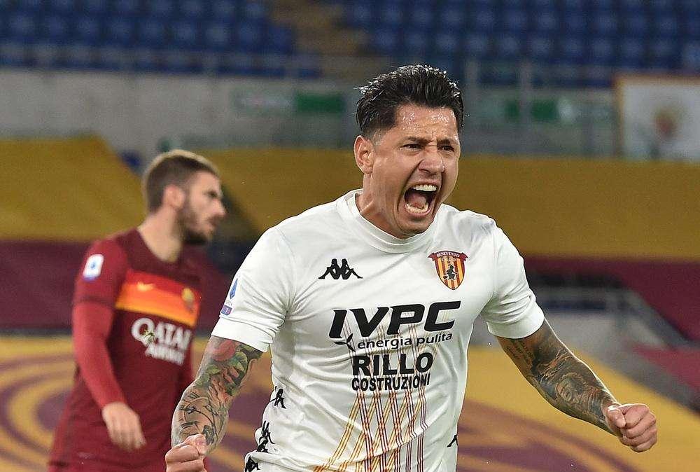 L'ex Lapadula pronto a vestire la maglia del Perù