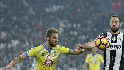 Le pagelle: male Brugman e Zampano. Pettinari non delude, Caprari troppo solo