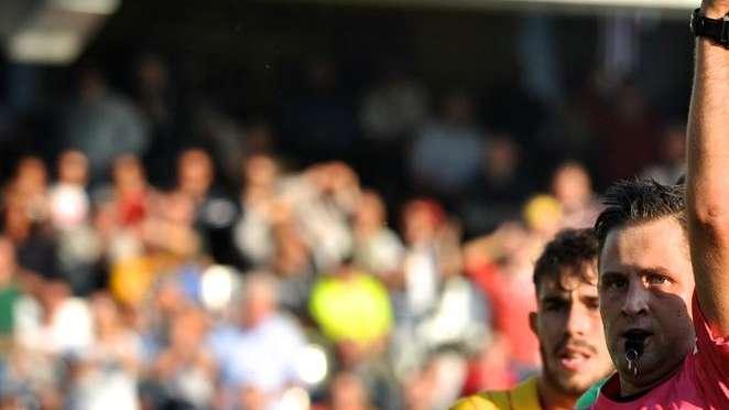 Pescara-Carrarese, l'arbitro è Caldera 