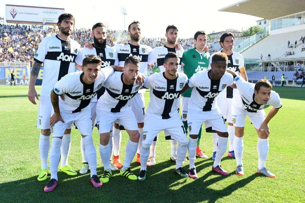 Il Parma batte l'Avellino e vola al secondo posto