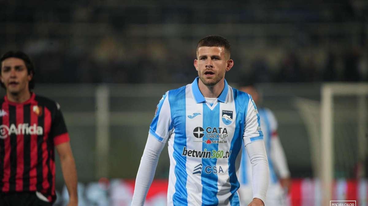 Pescara con il 4-3-3 a Legnago: Meazzi per Valzania, ma occhio ai diffidati