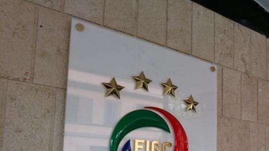 FIGC, aperta una discussione per ammorbidire le norme per l'iscrizione ai campionati