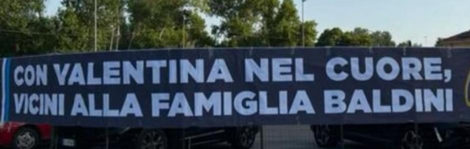 Pescara, esposti diversi striscioni di cordoglio per mister Baldini