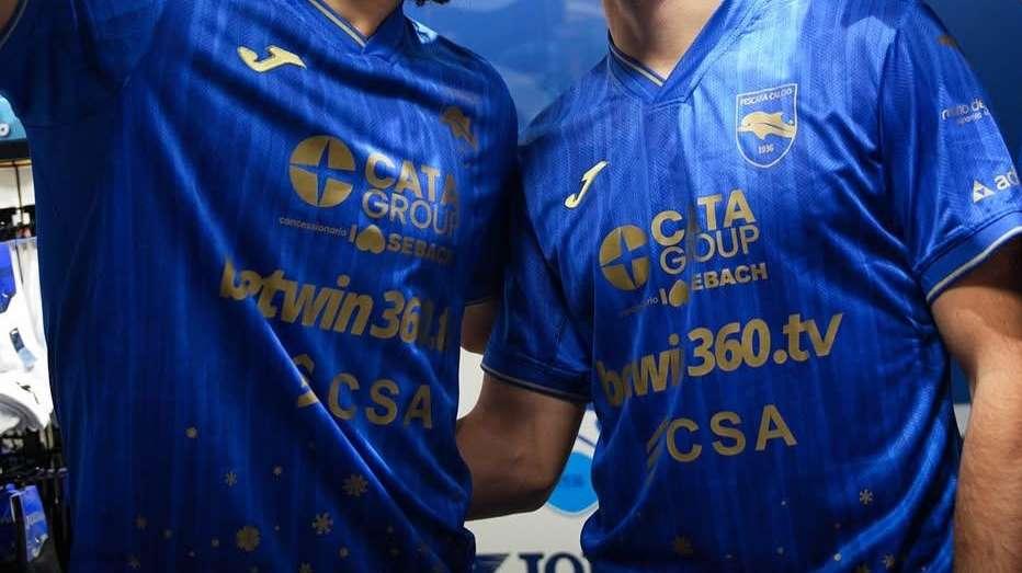 Pescara, svelata la maglia Christmas Edition che sarà usata contro il Legnago