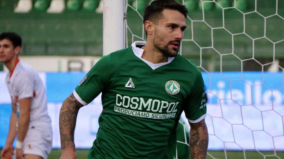 Lescano riporta l'Avellino in Serie B