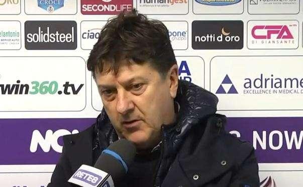 TUTTO BENE, MADAMA LA MARCHESA....SEBASTIANI RICEVE ADDIRITTURA UN PREMIO 