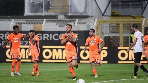 LegaB - La capolista espugna La Spezia