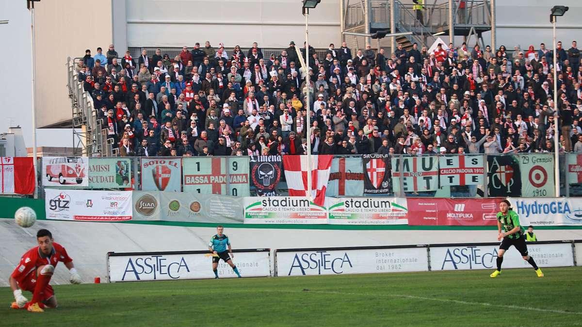 Pordenone-Padova, sfida in campo e sugli spalti