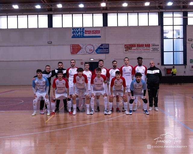 Calcio a 5: serie C. Brutta frenata per il Naonis Futsal. Prima vittoria per Pasiano C5 