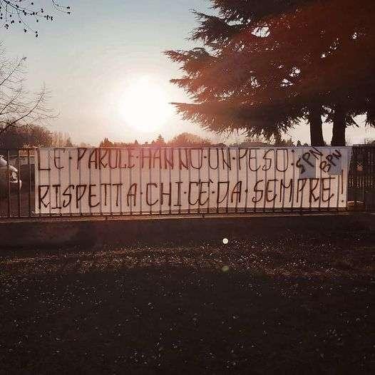 Pordenone Calcio: striscione di protesta di Bandoleros e Supporters