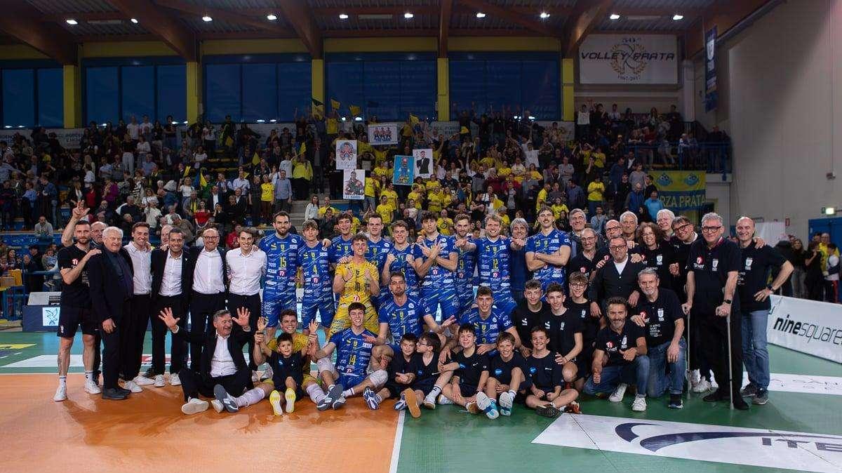 Volley: testa, cuore e un PalaPrata ribollente. Gara 1 è della Tinet 