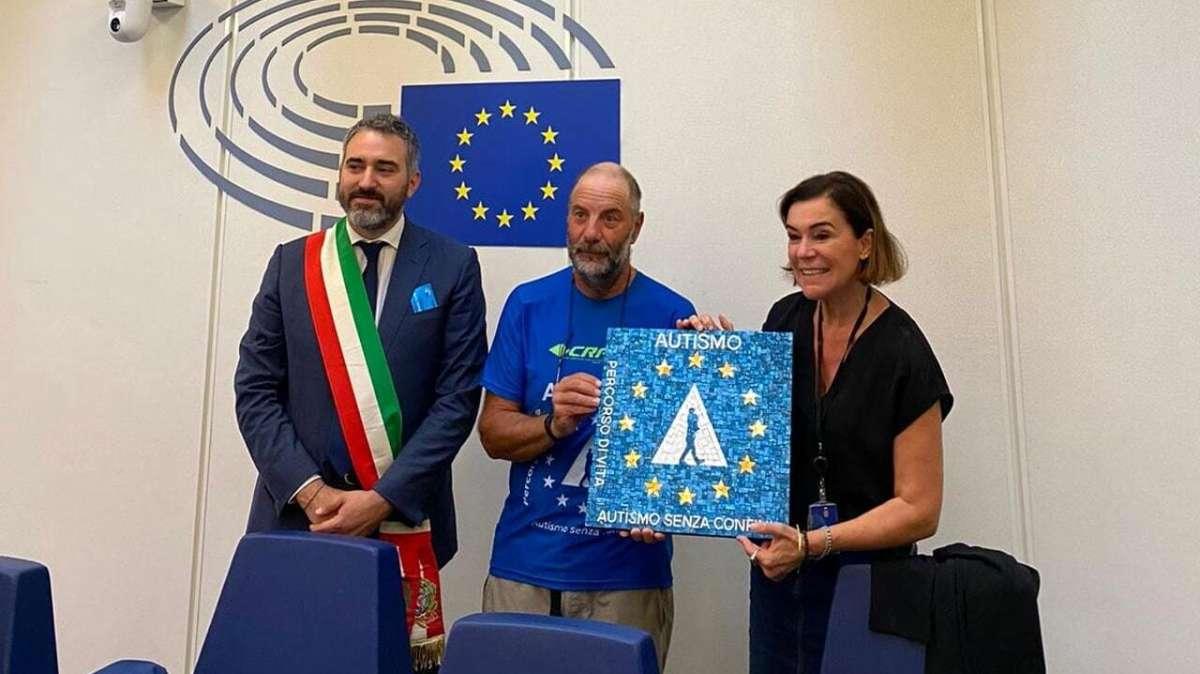 Fiamme Cremisi: l’impresa di Valentino Gregoris a Strasburgo al Parlamento UE