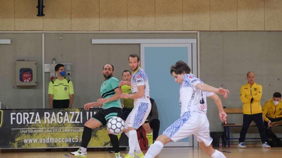 Calcio a 5: Maccan beffato a 5” dalla sirena; coi Canottieri è 4-4