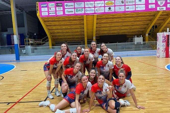 Volley: serie C, stop per il maschile mentre vincono le ragazze dell'Insieme