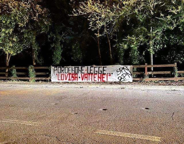 Pordenone Calcio: nuovo striscione in città del tifo organizzato
