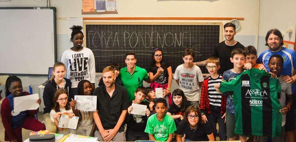 Pordenone Calcio: I Ramarri in visita alle scuole "tifose"