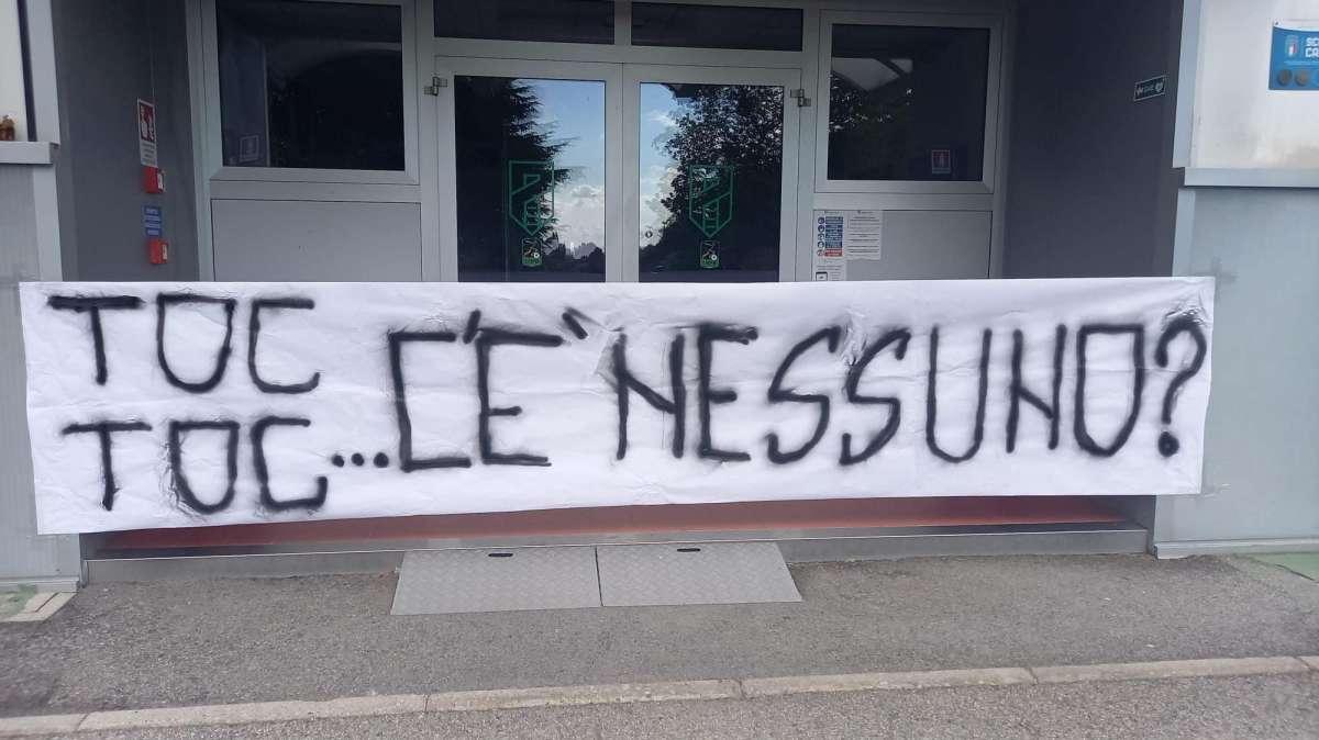 Pordenone Calcio: Bandoleros e Supporters, blitz con striscione al De Marchi 