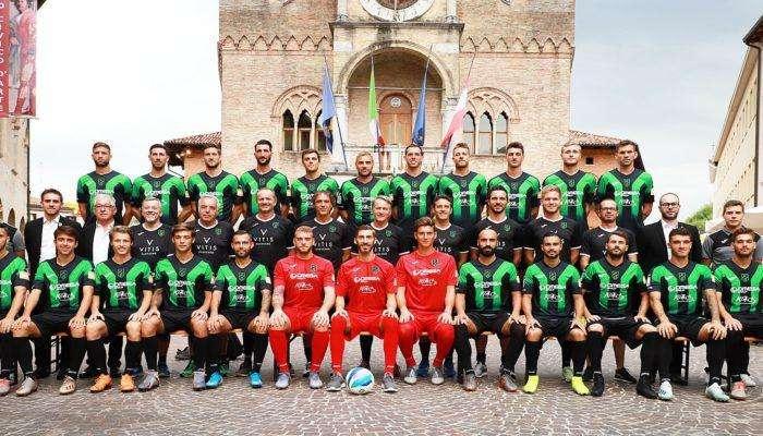 Pordenone Calcio: la foto ufficiale 2019/20 scattata davanti al Municipio