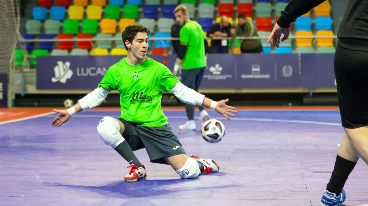 Calcio a 5: Pordenone C5, Lorenzo Furios  insieme ai portieri neroverdi